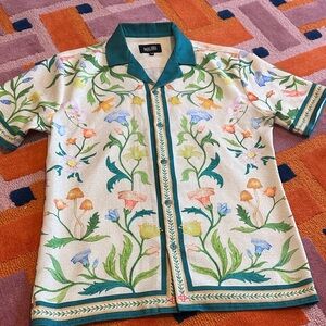 Malibu Floral and mushroom Short-Sleeve Button-Up shirt medium
